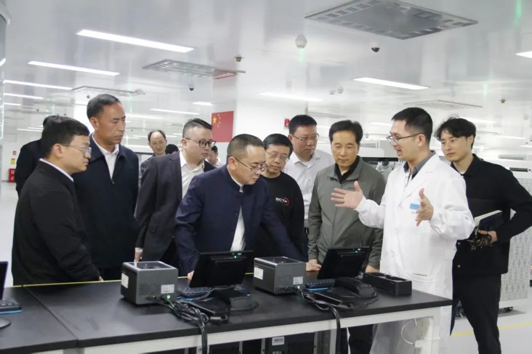茅台集团与华大集团座谈交流
