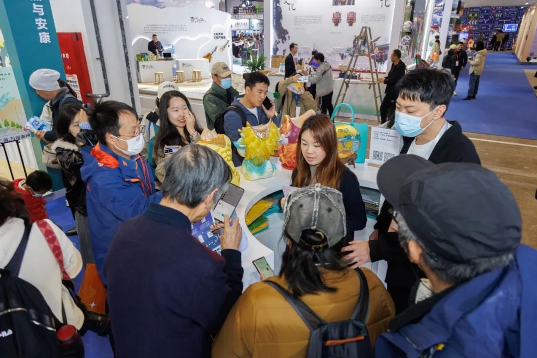 临港文旅矩阵亮相2025上海旅游产业博览会