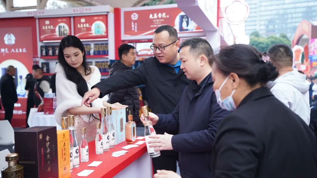 4月双展亮剑，金沙古酒携高线光瓶精品出征淄博、郑州糖酒会，引爆大众酱香新风口