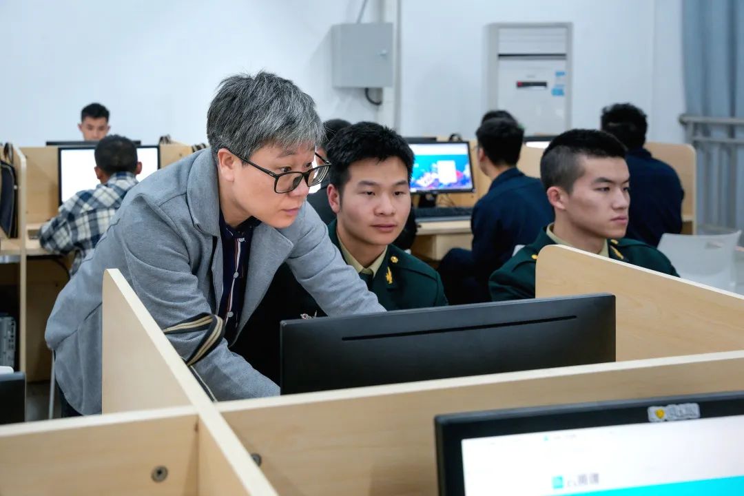 贵工商开展黔南州退役军人计算机应用培训班