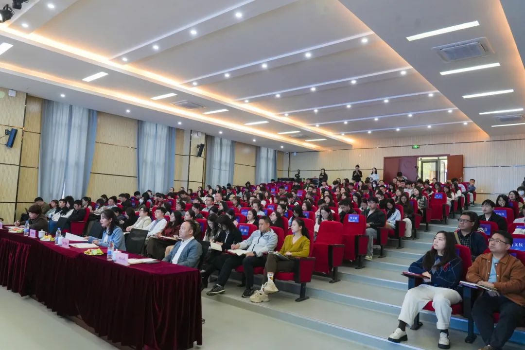 贵州工商职业学院特邀新加坡特许科技学院院长、德威教学法创始人李德威教授赴校讲学