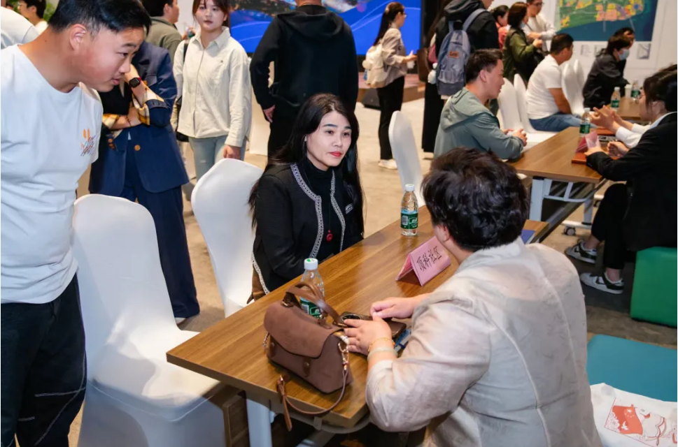 临港新片区龙光项目助企服务专场活动举行