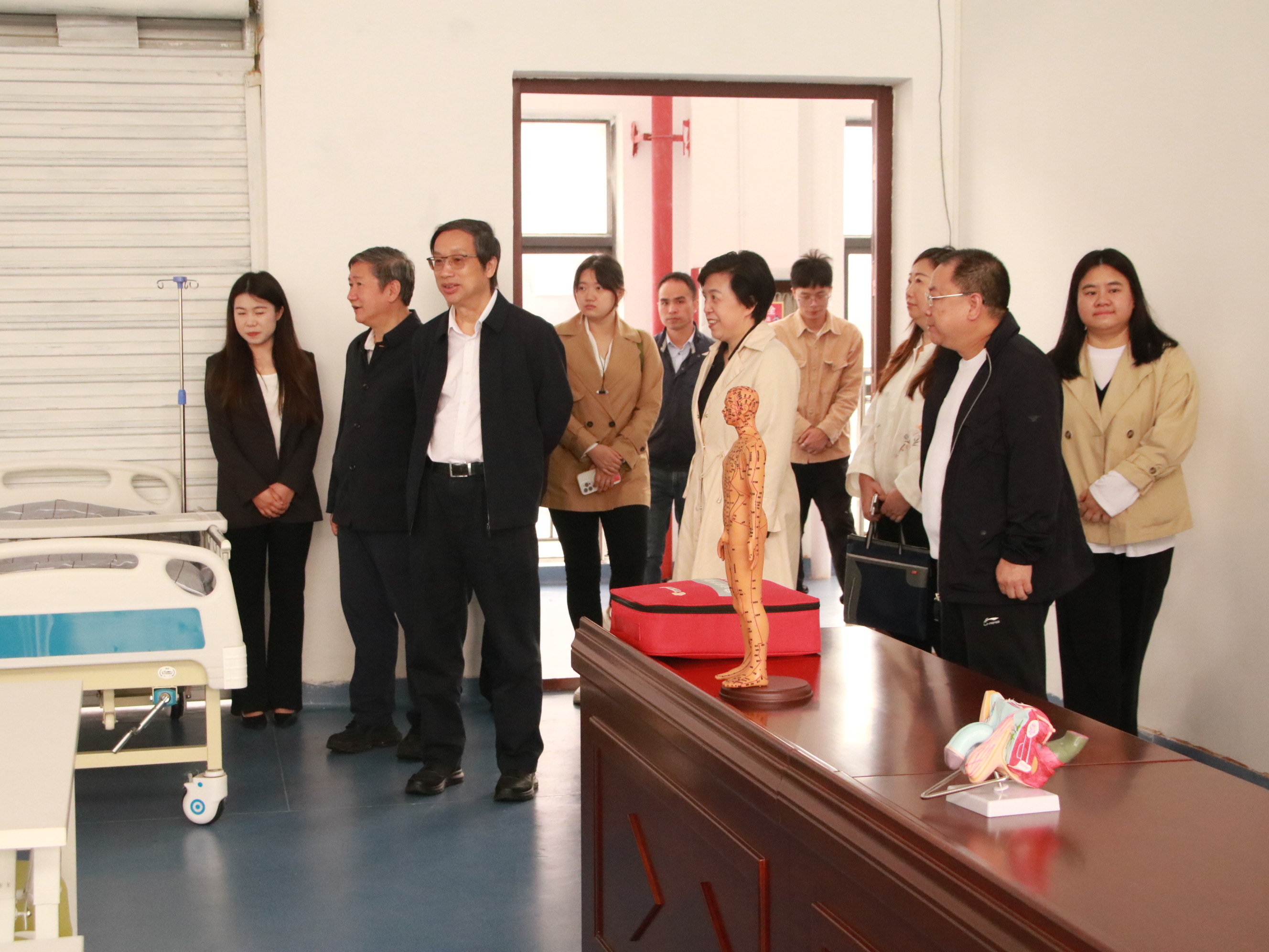 红十字国际学院专题调研贵州红基会
