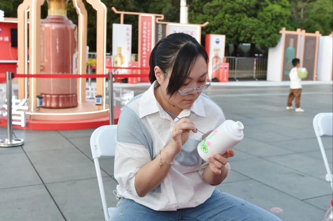 音乐邂逅美酒！茅台王子酒点燃贵阳路边音乐会