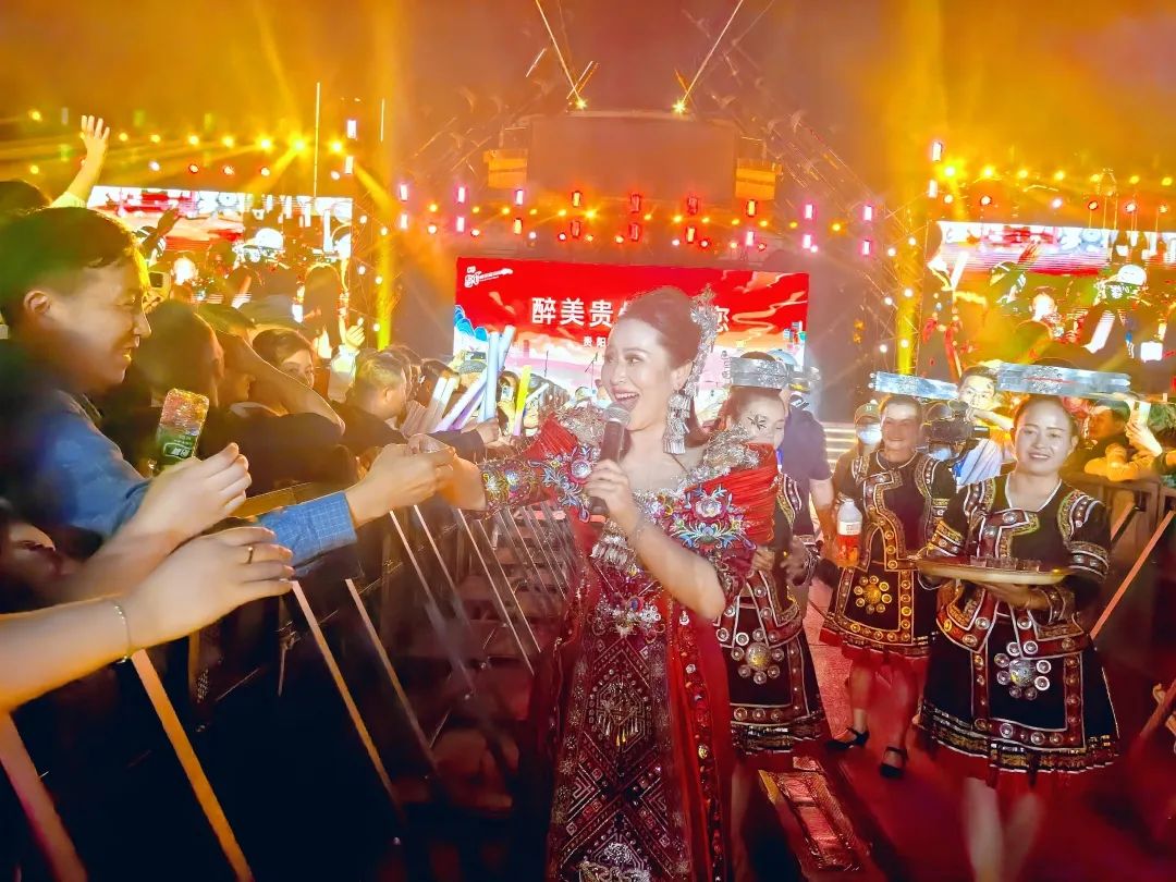 音乐邂逅美酒！茅台王子酒点燃贵阳路边音乐会