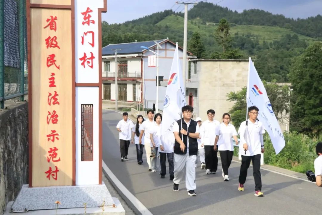 青春 · 榜YOUNG | 朱新宇：拿下华为ICT全国一等奖！他的“数字长征”从贵工商开始