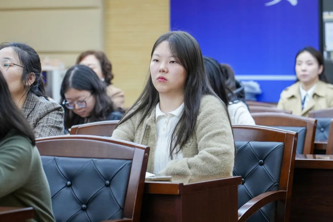 DeepSeek开启智能交互新时代，贵州工商职业学院助力教育管理数字化转型