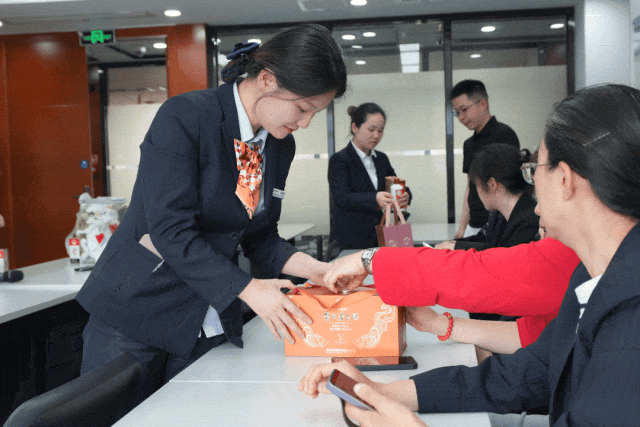 春夏之间，“茅友”相聚，不负韶光