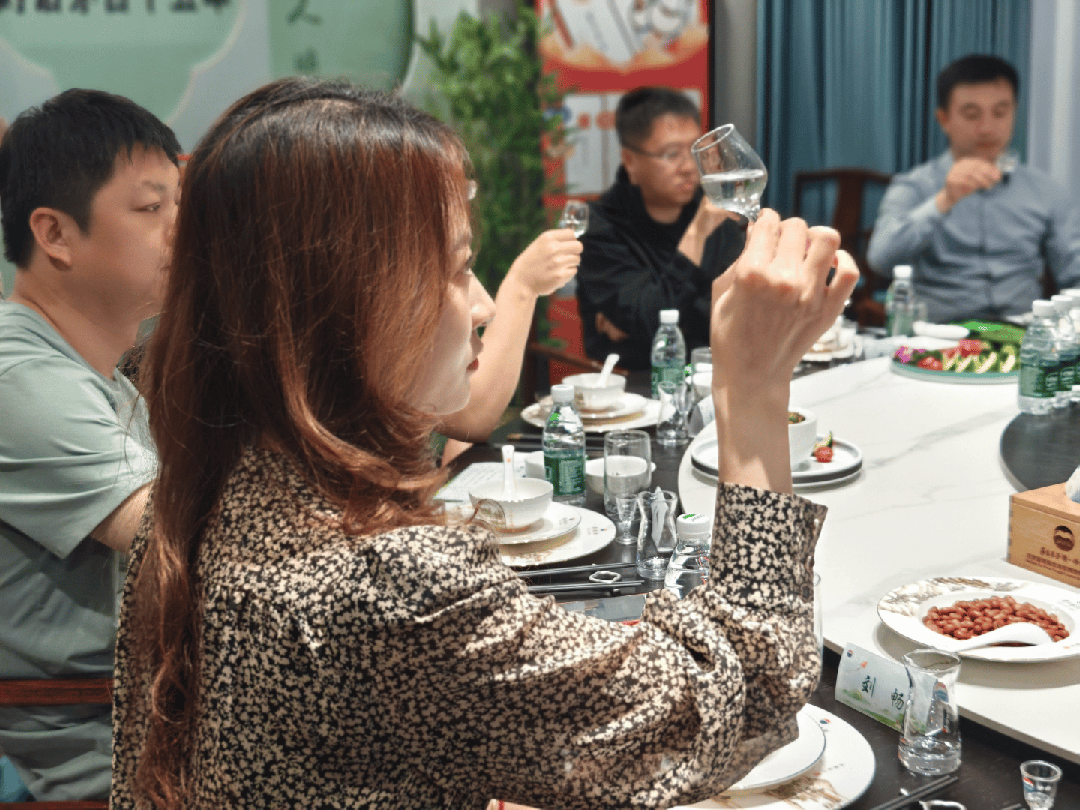 春夏之间，“茅友”相聚，不负韶光