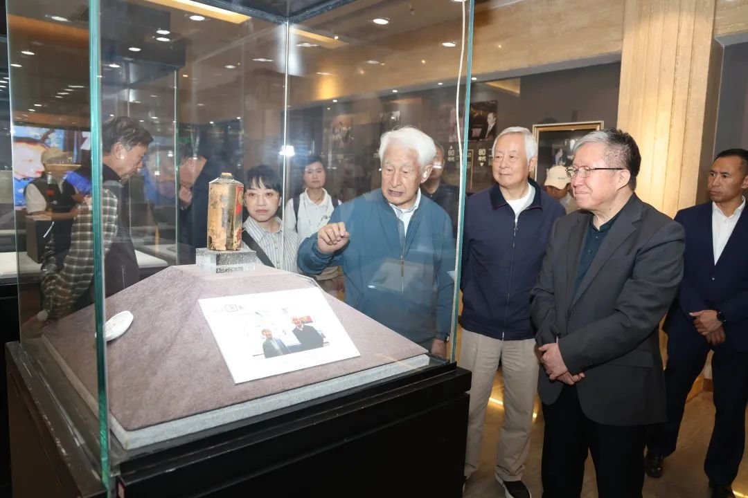 共探酒业发展新路径 中国酒业协会战略发展工作委员会到茅台考察