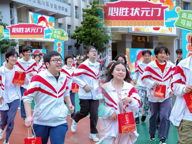 “黔”来赴约必胜客逢考必胜十年味觉记忆：以佳肴为墨，续写青春必胜之歌