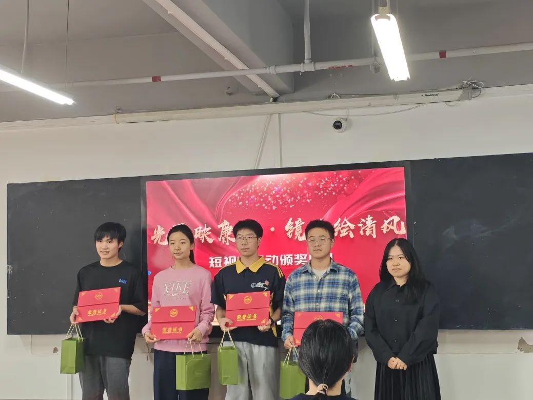 青春・榜 YOUNG | 谢忠有：128个奖项及荣誉称号，获得免试升本资格的 “全能赛将”