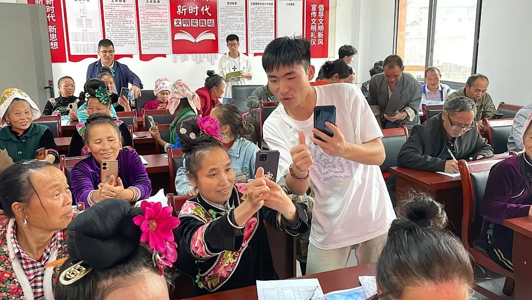 青春・榜 YOUNG | 谢忠有：128个奖项及荣誉称号，获得免试升本资格的 “全能赛将”