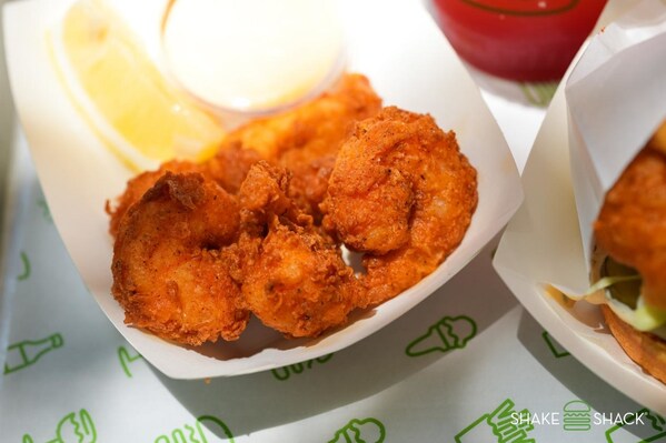 Shake Shack首添海鲜蛋白质新品！厚切鳕鱼堡与弹脆大白虾开启新西兰风味之旅