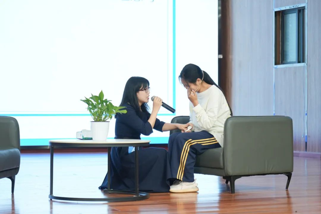 以赛促学展风采 培根铸魂育新人｜贵工商2025年辅导员素质能力大赛圆满落幕