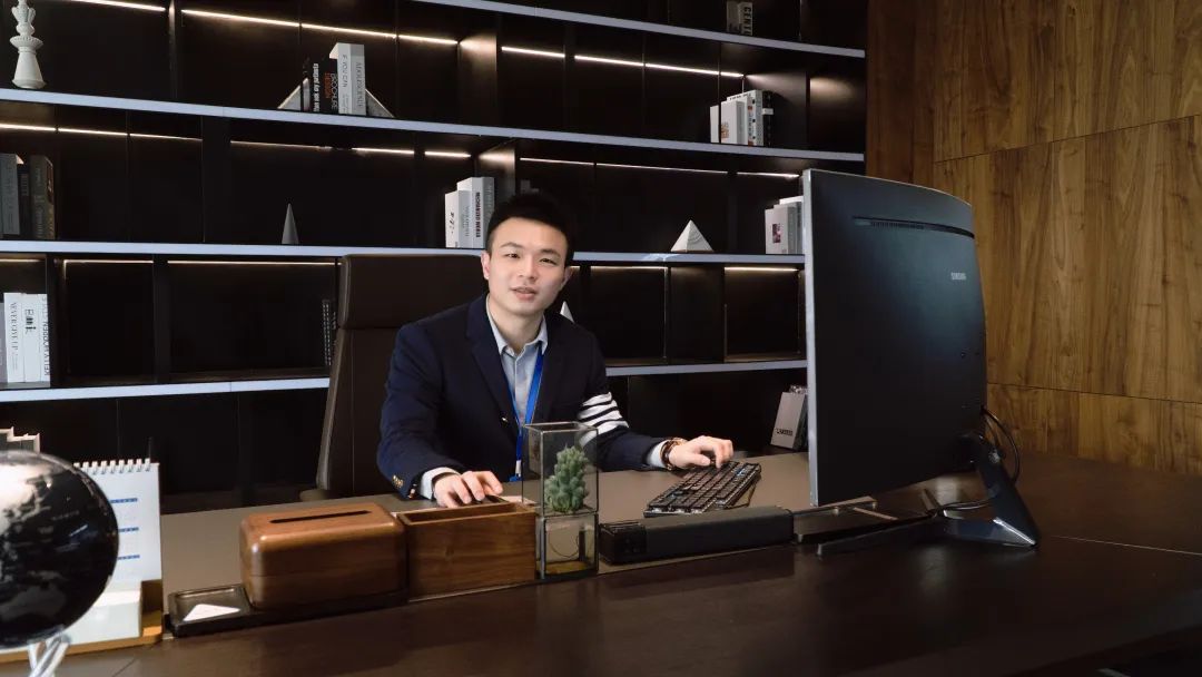 固达执行总裁李浩杰荣膺西部数字化建设领军人物，5G+AI智造树行业新标杆