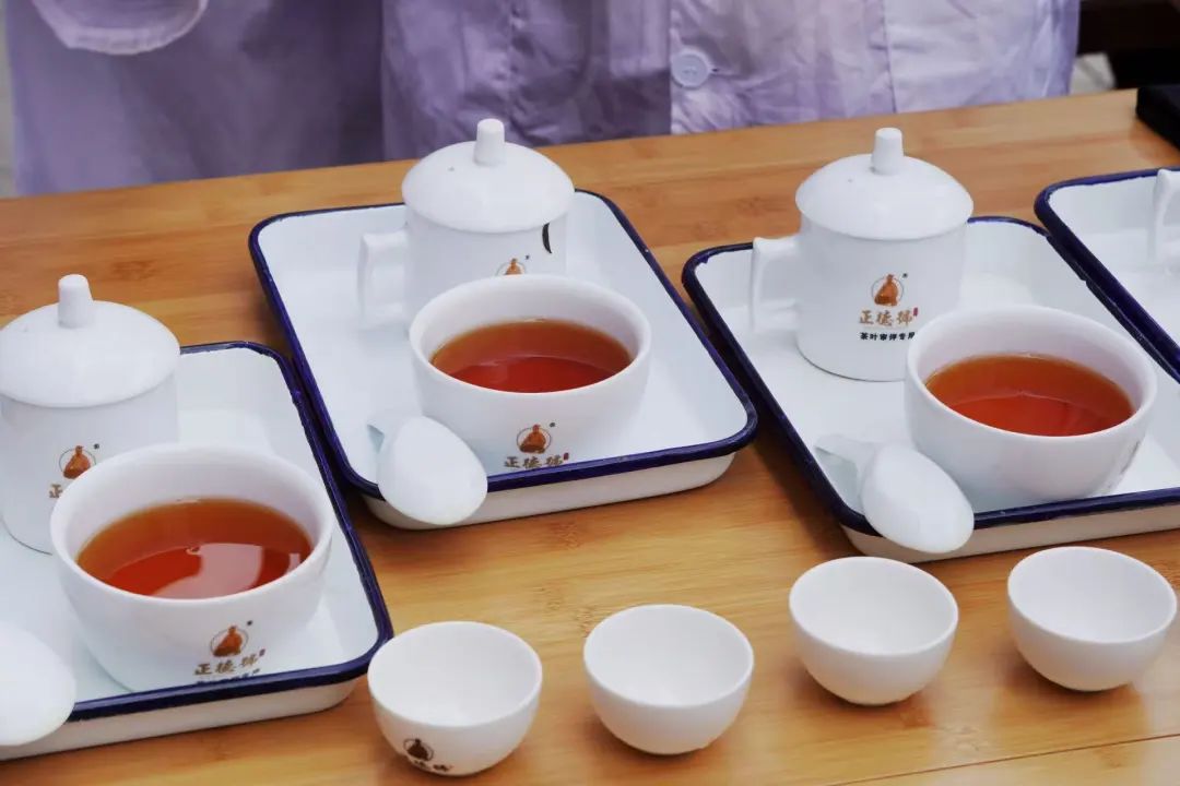 傅传耀会长出席添彩！正德号茶业联动农夫山泉“茶水之约”燃动盛夏