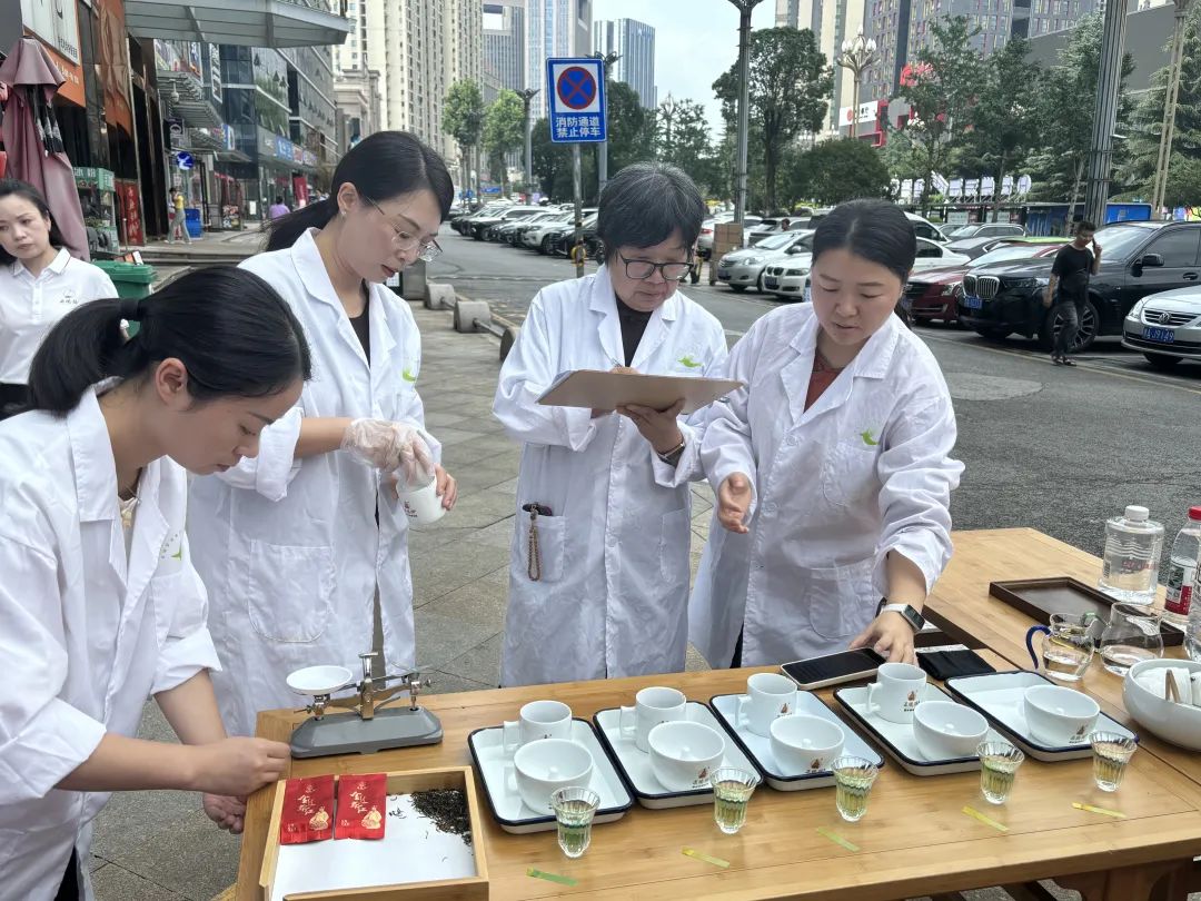 傅传耀会长出席添彩！正德号茶业联动农夫山泉“茶水之约”燃动盛夏