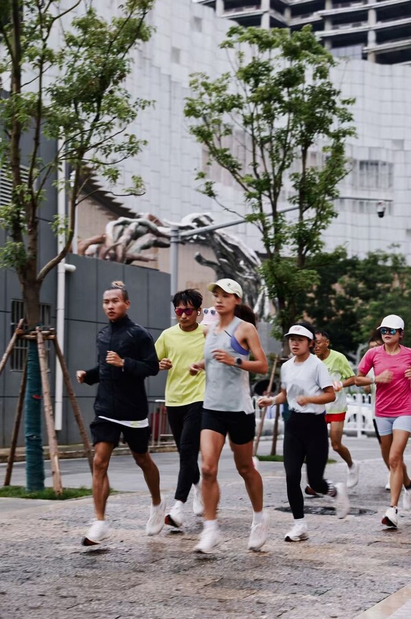 On昂跑云南首店于昆明恒隆广场盛大开业