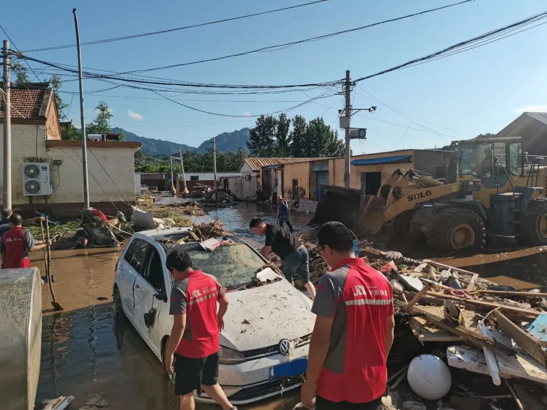京东向密云等灾区捐赠的第一批物资已送达 京东小哥积极参与防汛救灾