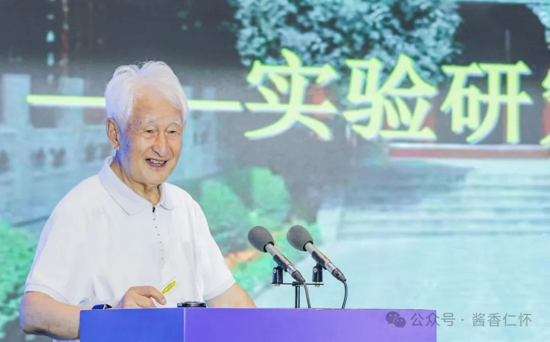 季克良：不仅要把消费者当作上帝，更要当成恩人