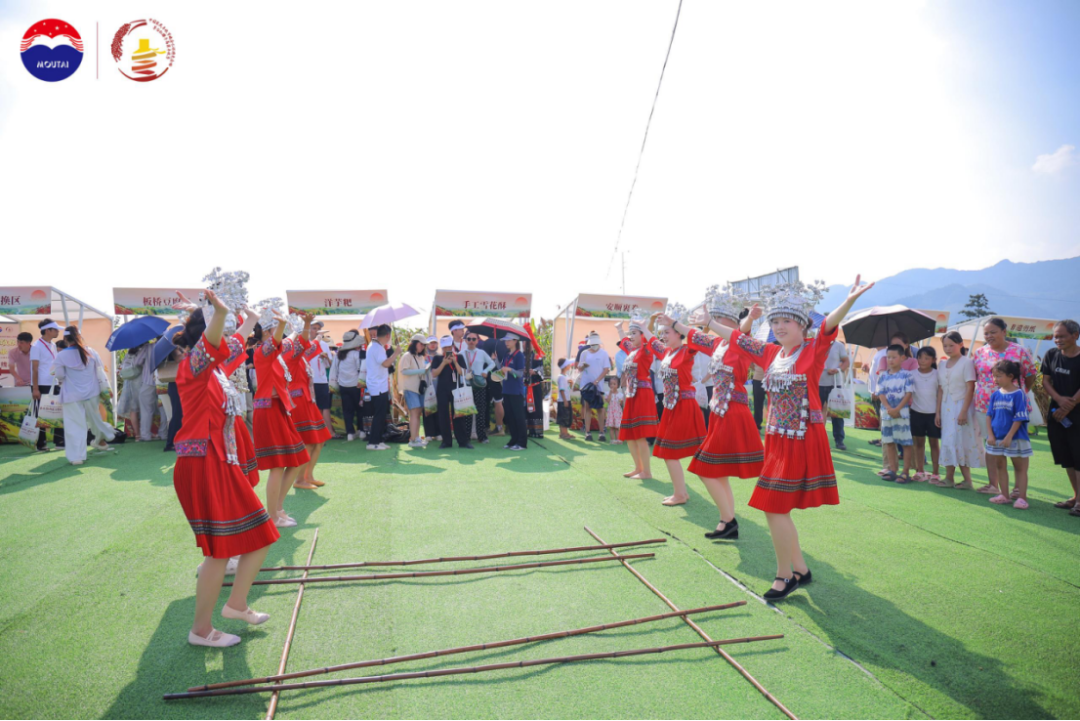 在“红缨市集”，感受茅台的“丰”与“兴”