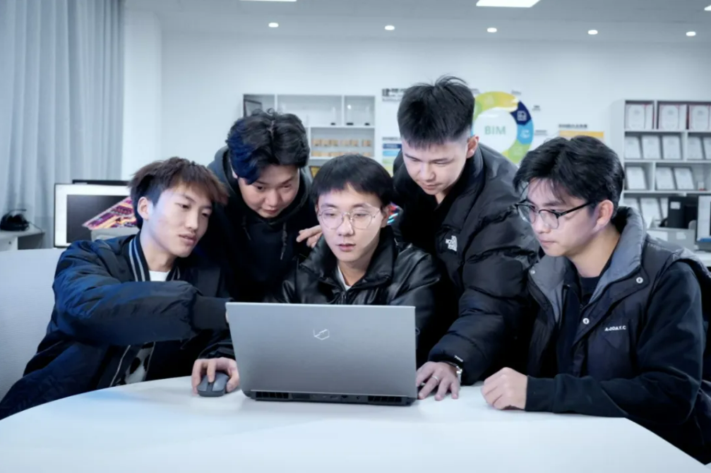 贵工商小班化教学:因材施教,让天赋各有舞台