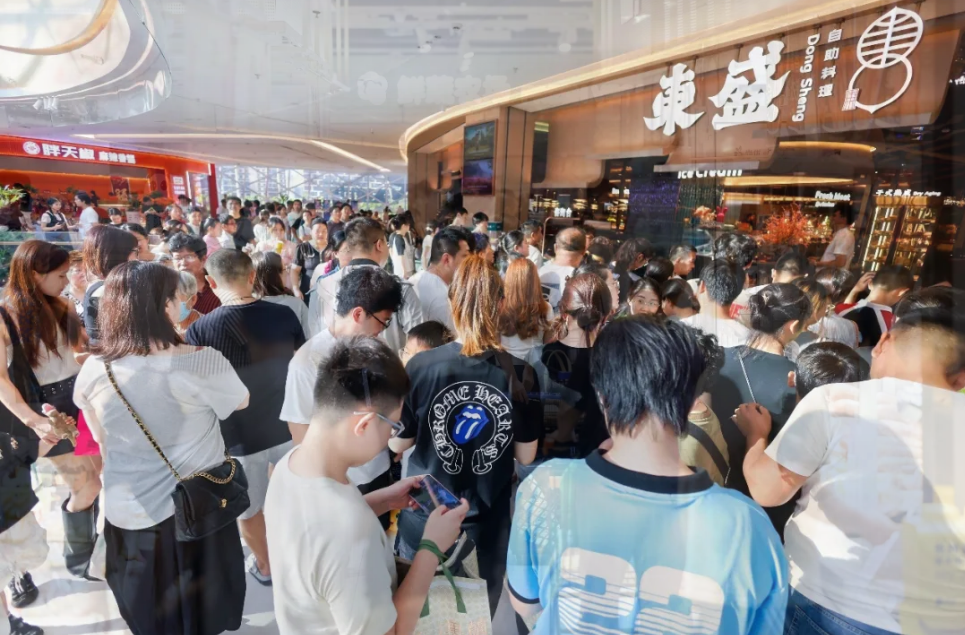 销售额突破2642万元！龙光蓝鲸世界成临港“商业新引擎”