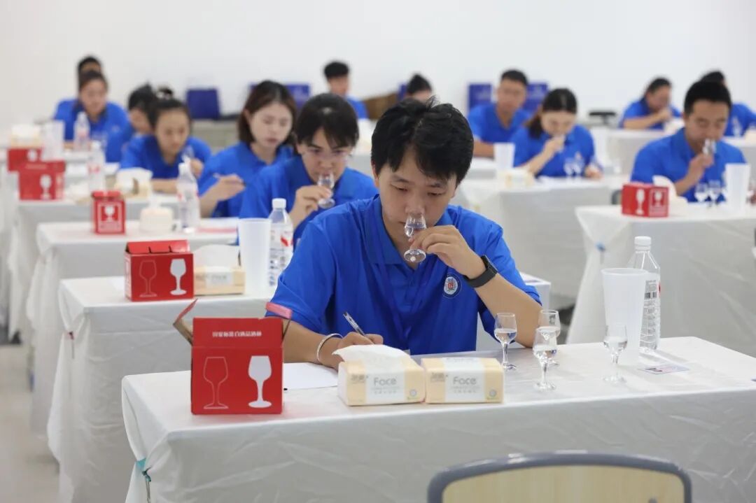 茅台在贵州省第二届职工职业技能大赛——全省白酒行业职工职业技能大赛上斩获佳绩
