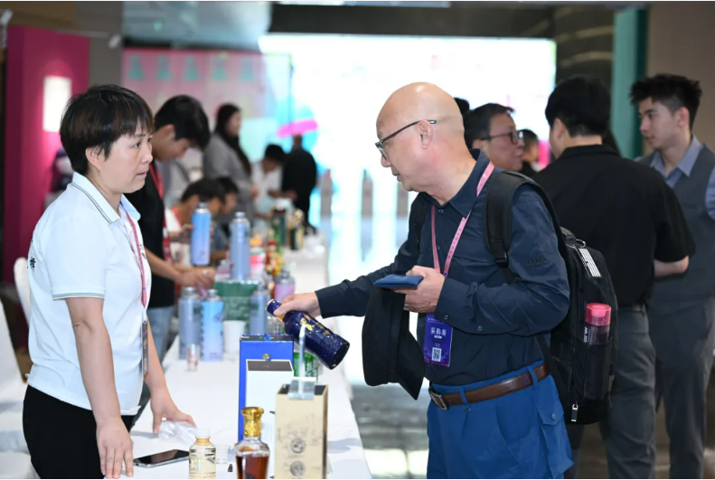 2025世界酒业采购商洽谈会启幕：科技赋能与产业对接共绘酒业新蓝图