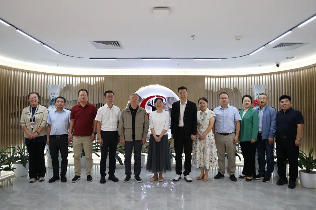 茅台集团赴中国酒业协会座谈交流