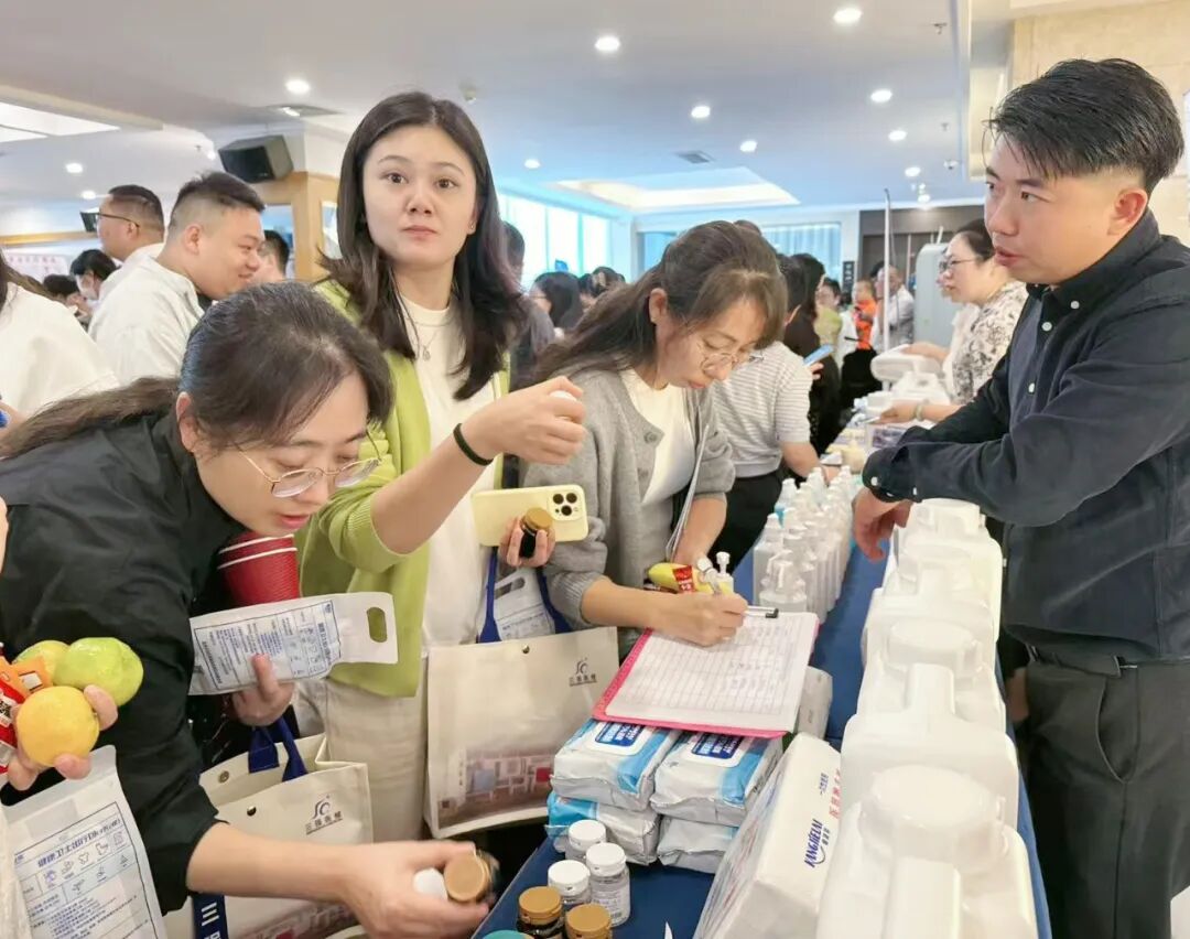 聚焦昆明学术盛会！贵州百草轩精彩亮相云南省医院协会消毒供应专业委员会2025年学术年会