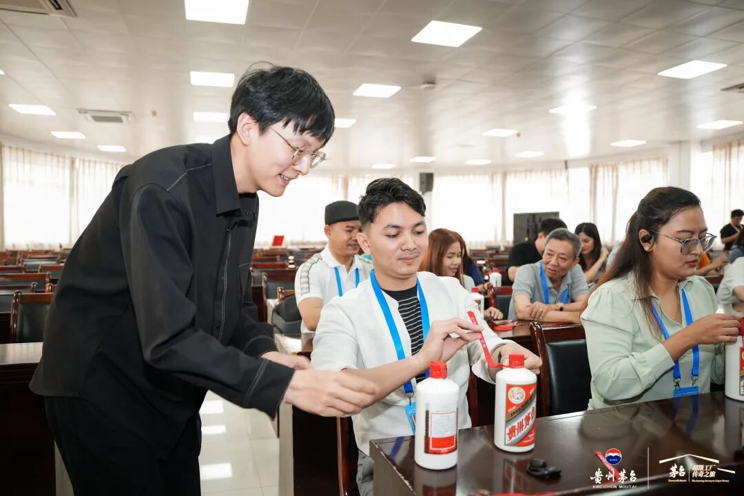 Amazing GuiZhou Amazing Moutai 42位国际媒体嘉宾走进茅台