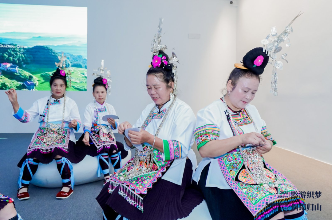 节后一起逛展！多彩贵州城千山扶光艺术馆“黔游织梦”新展来袭