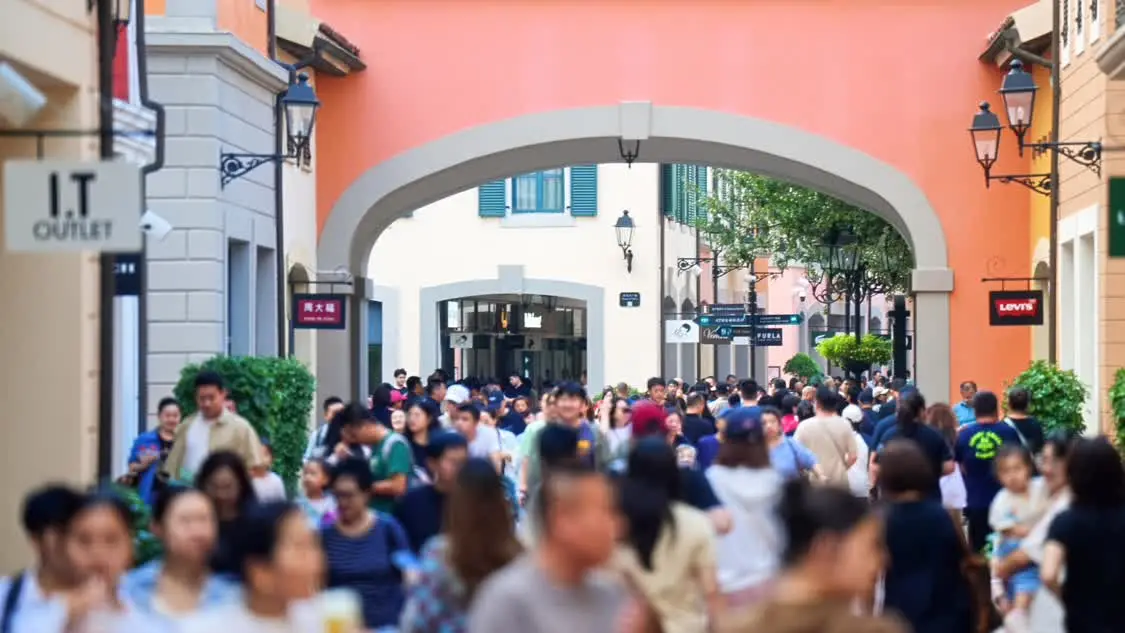 “商文旅”融合战略成效卓著，FV佛罗伦萨小镇国庆中秋假期客销双增长
