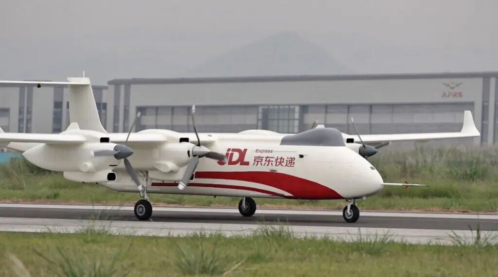 大闸蟹再添空中运输通道!京东物流在川完成干支线低空物流测试飞行