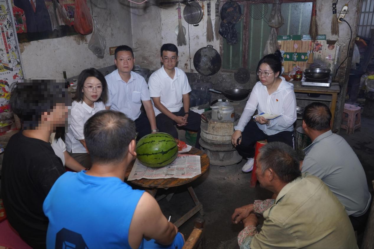 贵工商“精准帮扶”暖人心：不让任何一个追梦少年因困止步