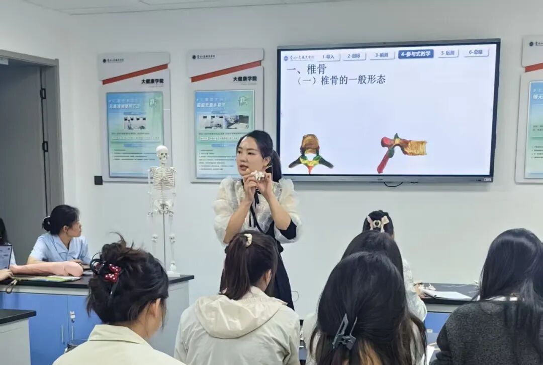 聚焦贵工商 | 当新生在军训时,他们的老师在做什么? 聚焦贵工商 | 当新生在军训时,他们的老师在做什么?