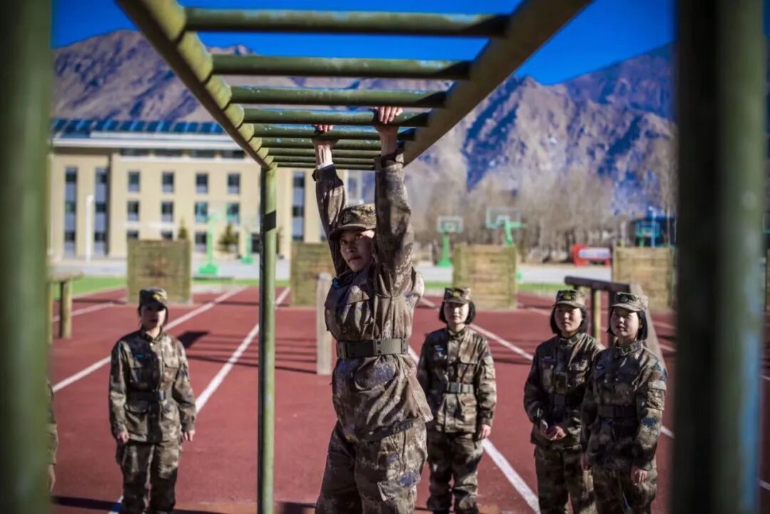 从雪域高原到大学校园,她上演《麻辣女兵》现实版! 从雪域高原到大学校园,她上演《麻辣女兵》现实版!