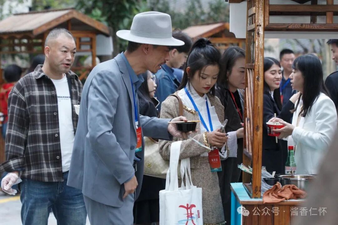 第三届遵义酱酒节在衡昌烧坊启幕 29款“亲民口粮酱酒”亮相赤水河谷 第三届遵义酱酒节在衡昌烧坊启幕 29款“亲民口粮酱酒”亮相赤水河谷