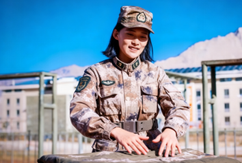 从雪域高原到大学校园,她上演《麻辣女兵》现实版! 从雪域高原到大学校园,她上演《麻辣女兵》现实版!