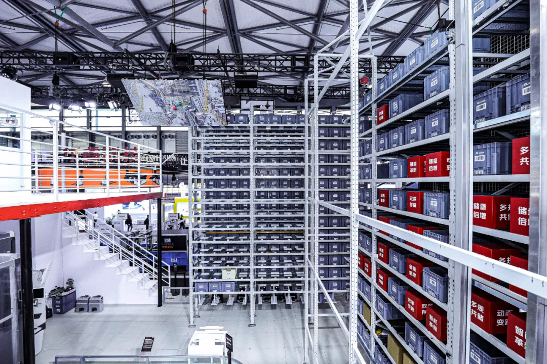 首次亮相!京东物流机器人军团再迎3位新成员!