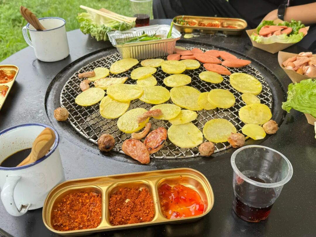 年轻人“悦己”新姿势!轻户外运动+高情绪价值,健康卫士出行包成必备好物 年轻人“悦己”新姿势!轻户外运动+高情绪价值,健康卫士出行包成必备好物