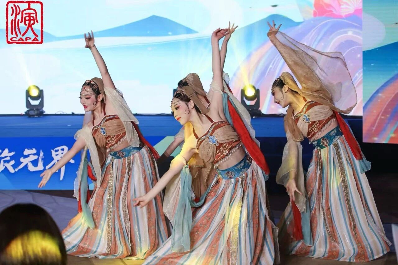 2025文旅融合·旅游演艺高质量发展大会在西安圆满落幕 2025文旅融合·旅游演艺高质量发展大会在西安圆满落幕