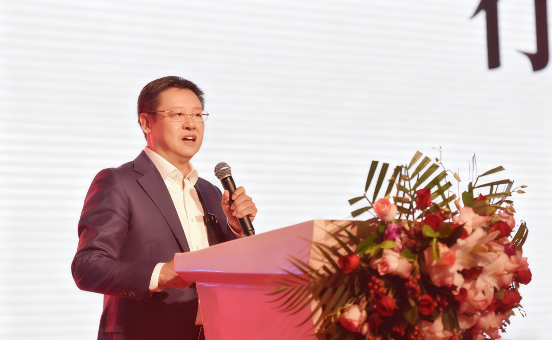 吴向东出席大连市湖南商会十周年庆典并作主旨演讲 吴向东出席大连市湖南商会十周年庆典并作主旨演讲