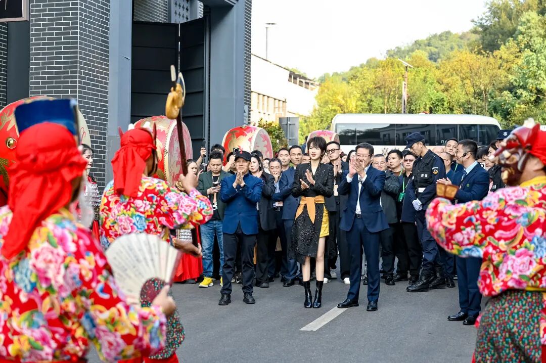 姚安娜探秘国宝李渡:解锁中国白酒申遗的三重密码 姚安娜探秘国宝李渡:解锁中国白酒申遗的三重密码