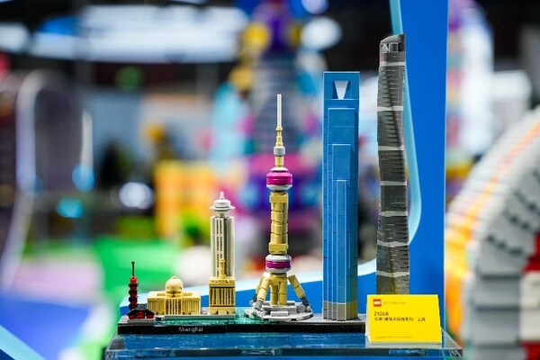 "玩乐之城"亮相进博展馆，邀请所有人解锁上海"City Walk"新路线