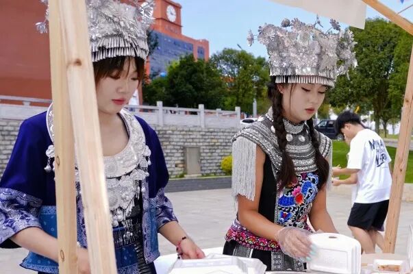 篮球燃激情・人文暖校园・美食赴盛宴!解锁大学校园开放日新玩法! 篮球燃激情・人文暖校园・美食赴盛宴!解锁大学校园开放日新玩法!