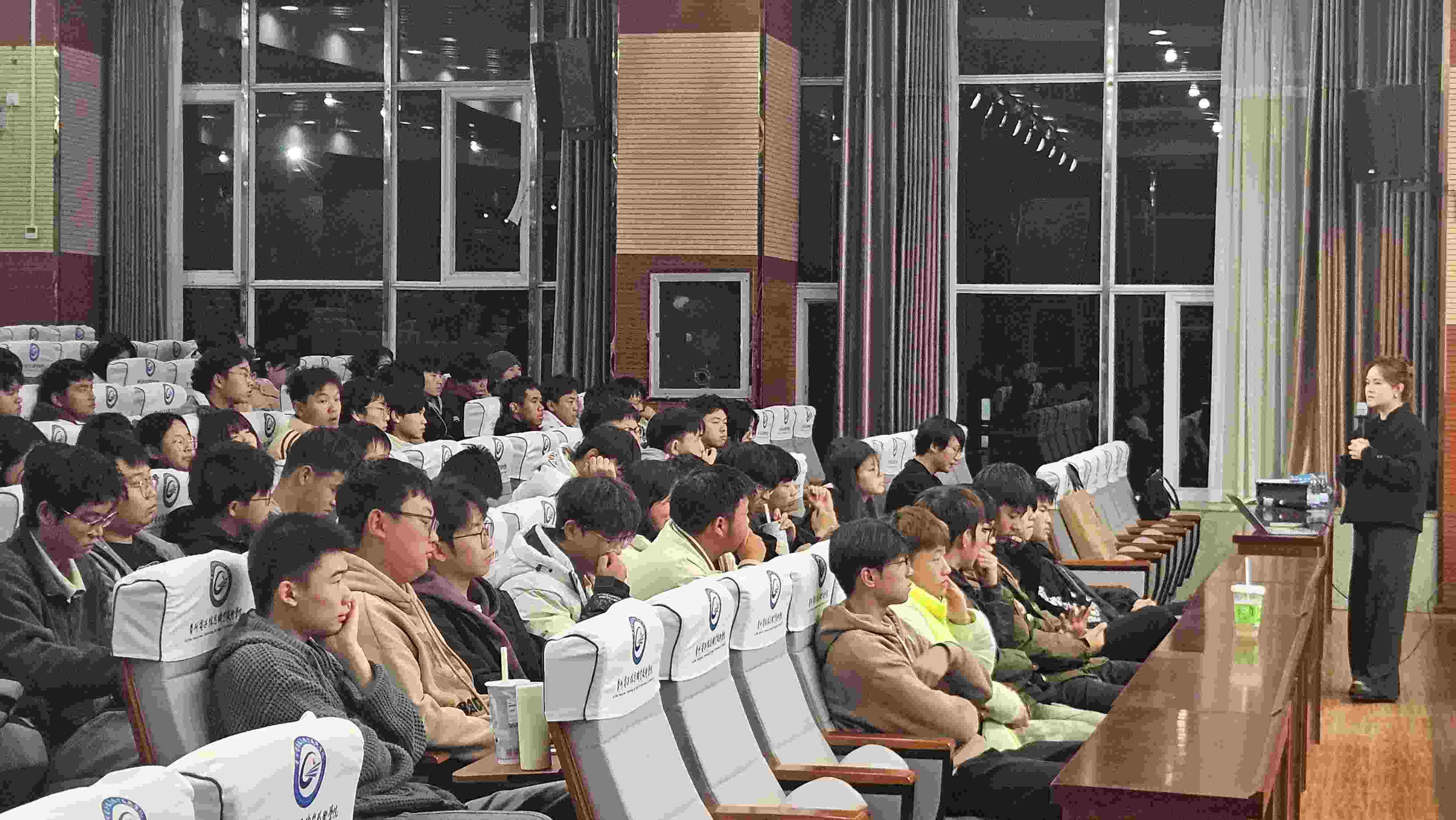 “云尚英才·筑梦黔行”职业指导进校园助力学子提升求职竞争力