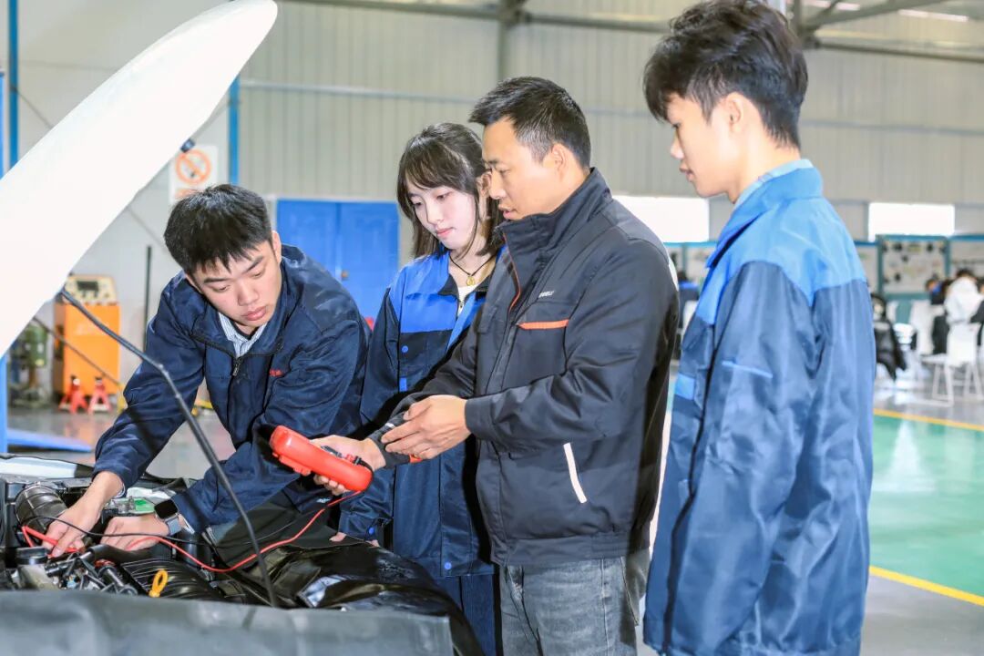 【学真技术 稳拿offer】精准对接吉利产业链，带你“敲开”世界500强大门